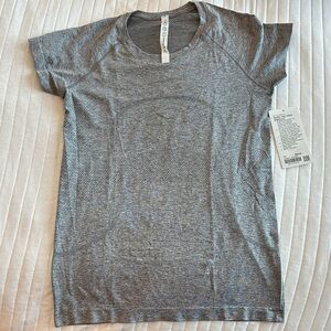 NWT lululemon athletica Swiftly Tech Short Sleeve 2.0